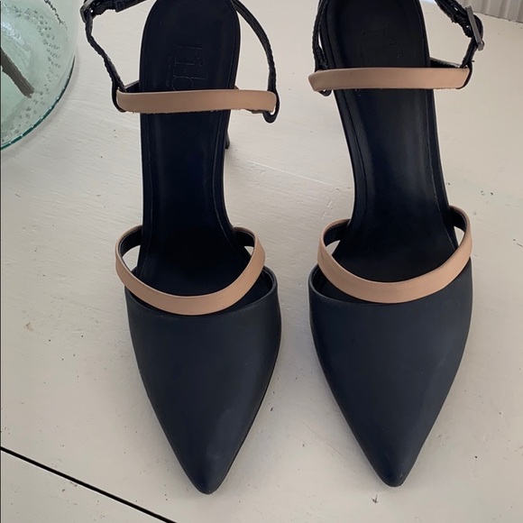 Tibi heel black and tan worn 3 times super cute - Picture 2 of 8